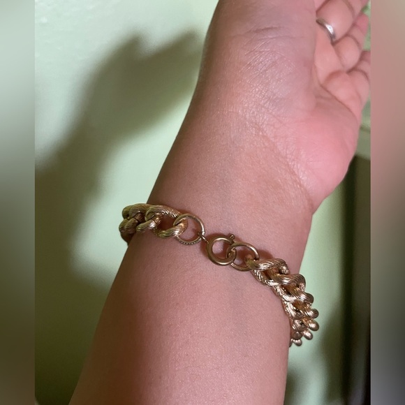 Beautiful gold hoop bracelet - Picture 5 of 6